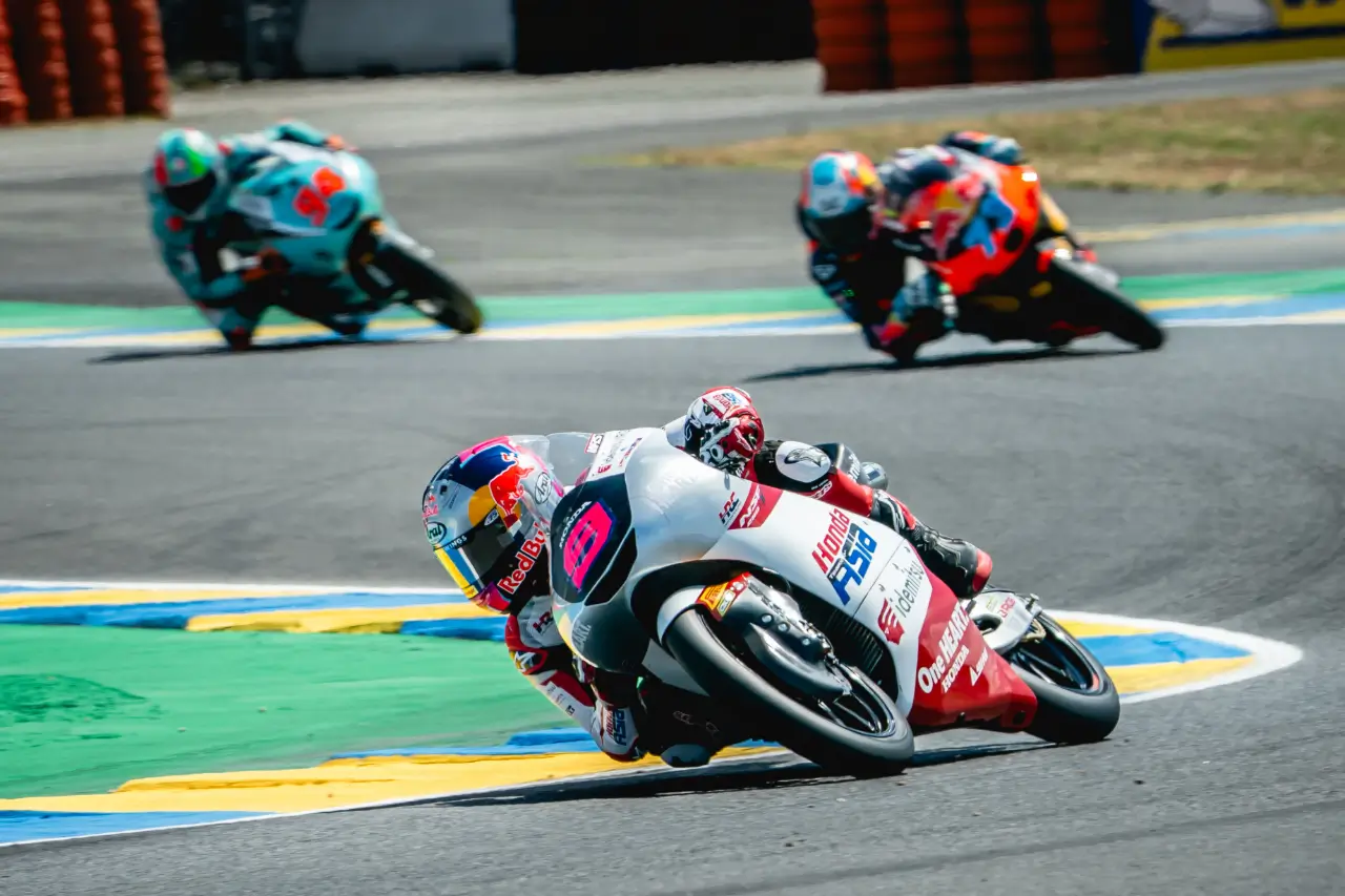 Aksi Veda Ega Pratama di Grand Prix Prancis di Sirkuit Le Mans